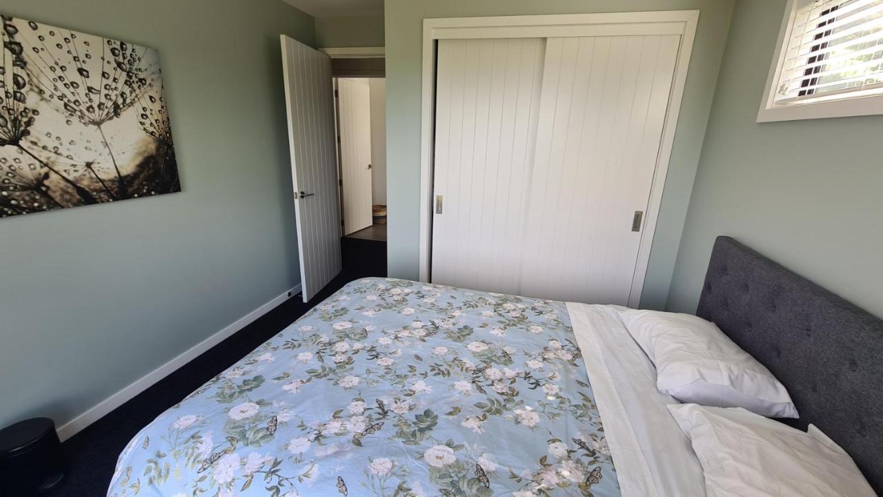 Room With A View Нейпиър Екстериор снимка
